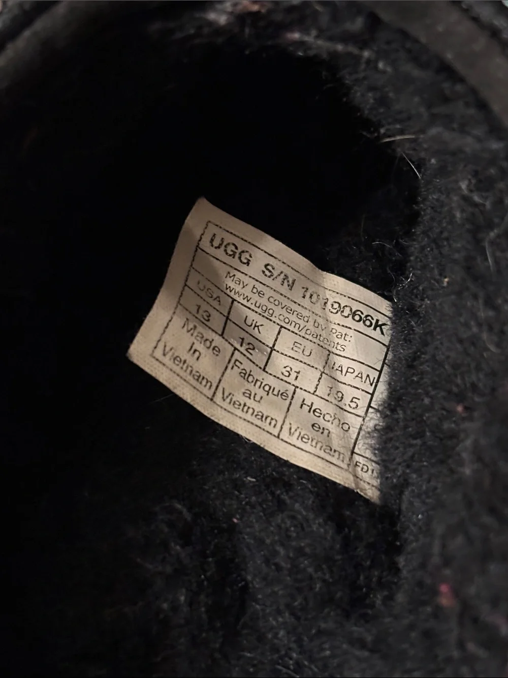 PRE OWNED KIDS SIZE 13 Tasman II UGG Black Suede Slip-On Shearling Mules